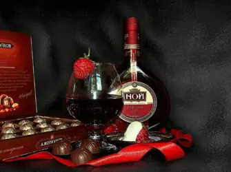 Конфеты с коньяком. Открытка для мужчины