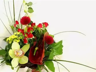 Поздравляем с днем рождения цветы мужчине. Открытка для мужчины
