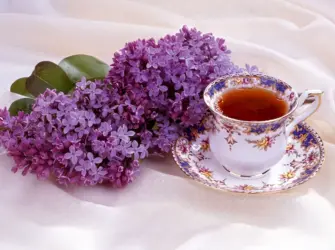 Чай с сиренью. Открытка с пожеланием