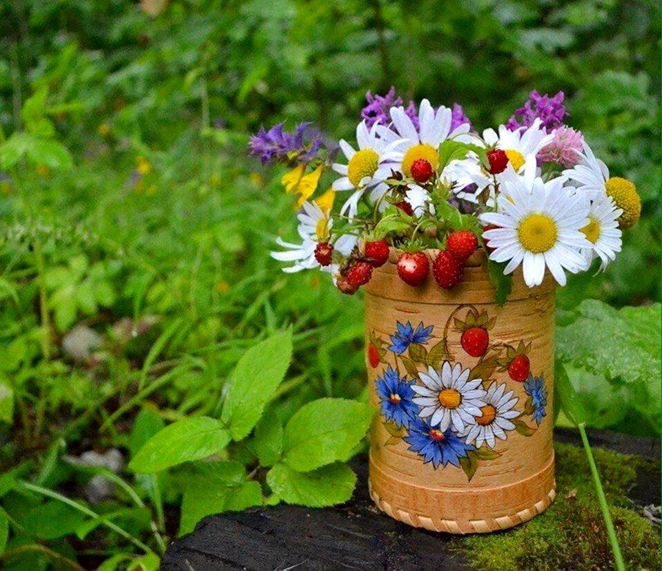 Радости и счастья в новом дне. Открытка с поздравлением